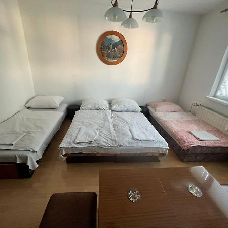 Appartamento Apartman Solid, Bratislava Esterno foto
