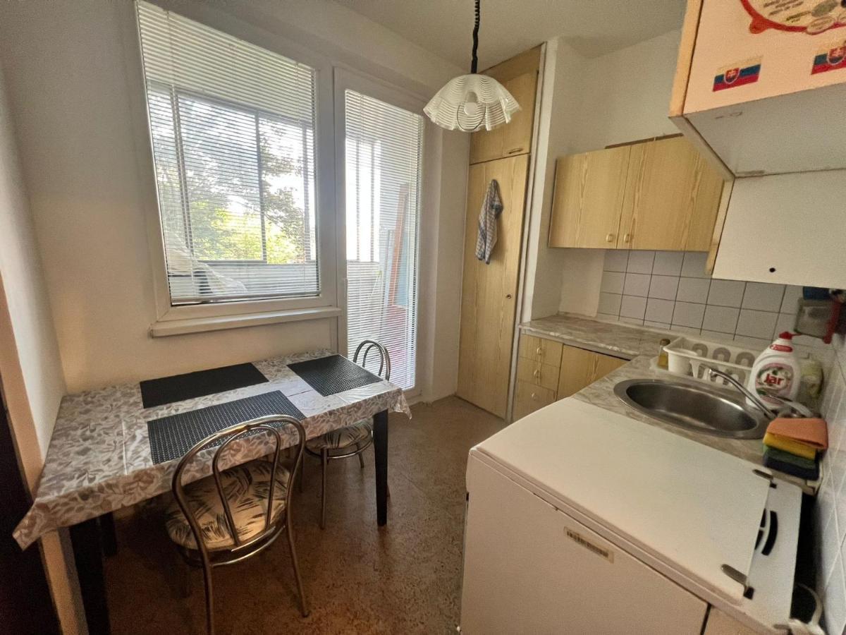 Appartamento Apartman Solid, Bratislava Esterno foto